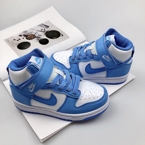 Nike SB Dunk Low Low-Top Sneakers In Blue And White - Picture 7 of 9